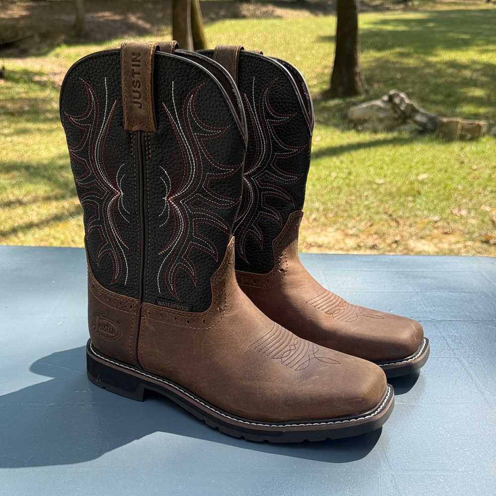 Justin Boots Men's Black and Brown Western Boots New